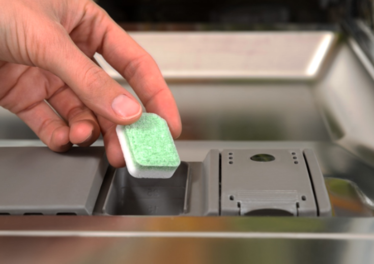 Нужно ли снимать защитную пленку с таблеток для посудомоечных машин?